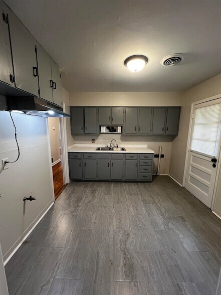 Photo - 4801 Given Ave