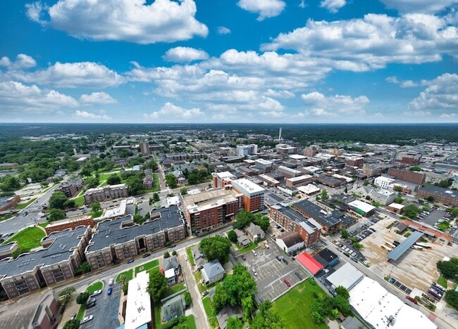 Photo - 1200 E Walnut St Unit 401