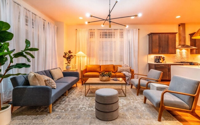 Building Photo - 713 26th Ave N Unit ID1316470P