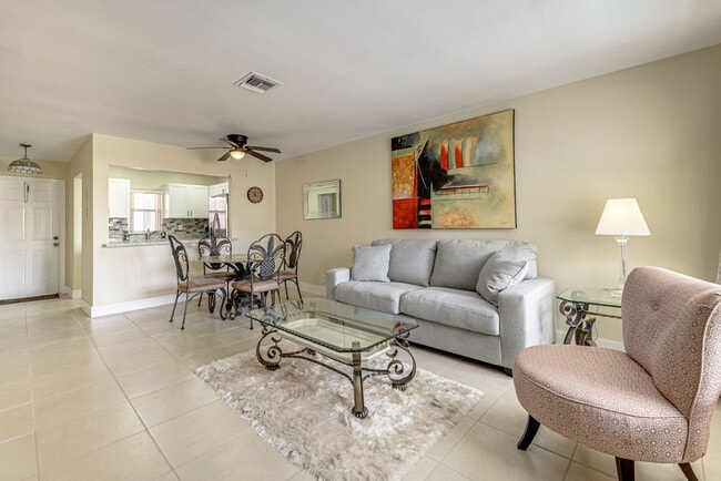 Building Photo - 1450 N Riverside Dr Unit SI FL2-ID1580602P