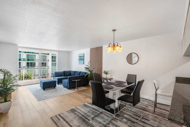 Photo - 1 SE 12th St Unit FL15-ID1256813P