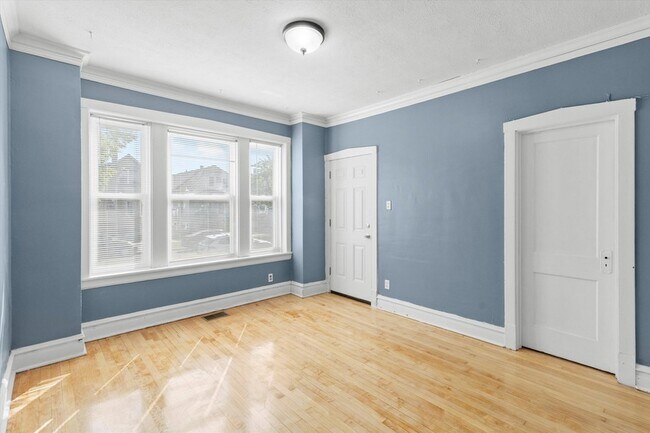 Photo - 2246 N Leamington Ave Unit 1