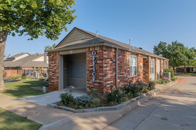 Building Photo - Garden Gate