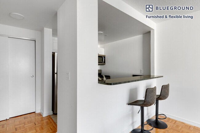 Photo - 520 W 48th St Unit FL6-ID2074