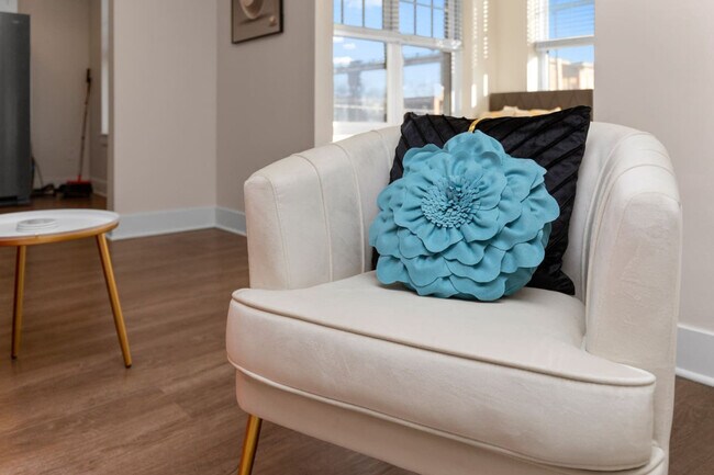 Photo - 457 E Kirby St Unit ID1228686P