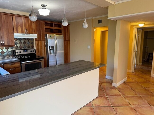 Photo - 1900 Diana Dr Unit 3C