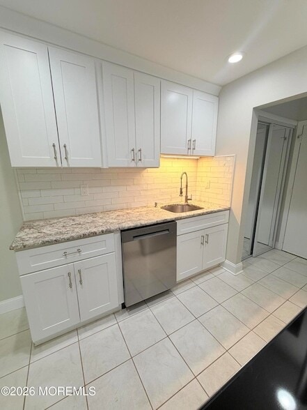 Photo - 35 Amberly Dr