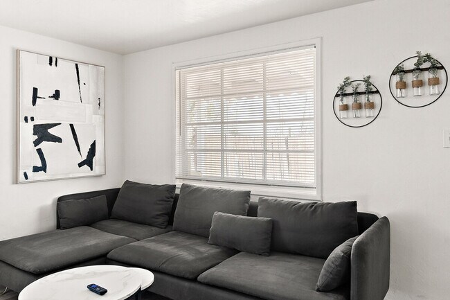 Photo - 639 W Pepper Pl Unit ID1244337P