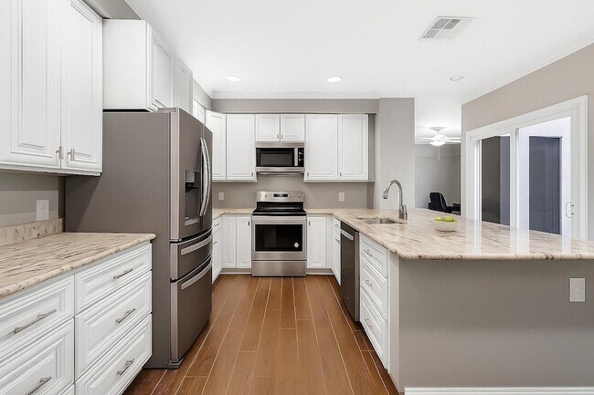 Building Photo - 6019 Winsome Ln Unit 2