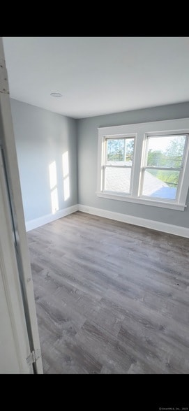 Photo - 95 New Canaan Ave