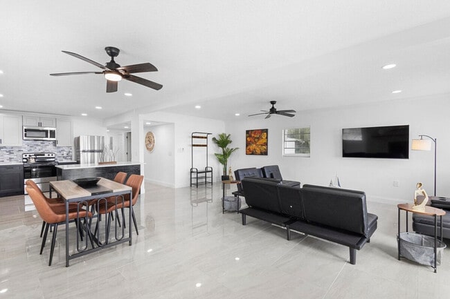 Photo - 1780 Lake St Unit ID1094232P