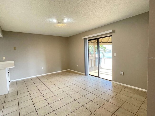 Photo - 687 Lake Dexter Cir