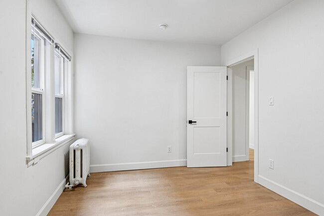 18-web-or-mls-Seneca St 308 & 203-S2908-018 - Nordic Falk