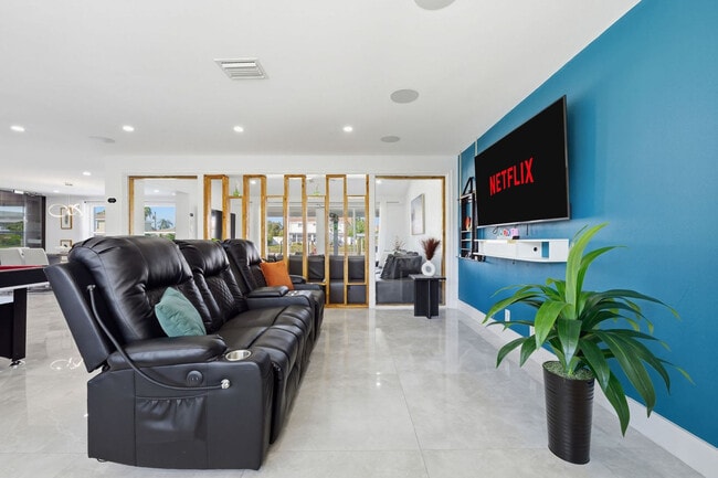 Photo - 4644 Bay Crest Dr Unit ID1337487P