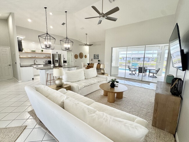 Building Photo - 236 SW 47th St Unit ID1353280P