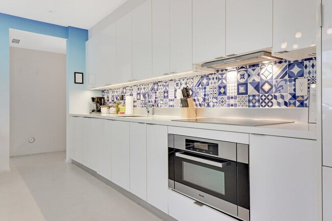 Photo - 250 Collins Ave Unit ID1272095P