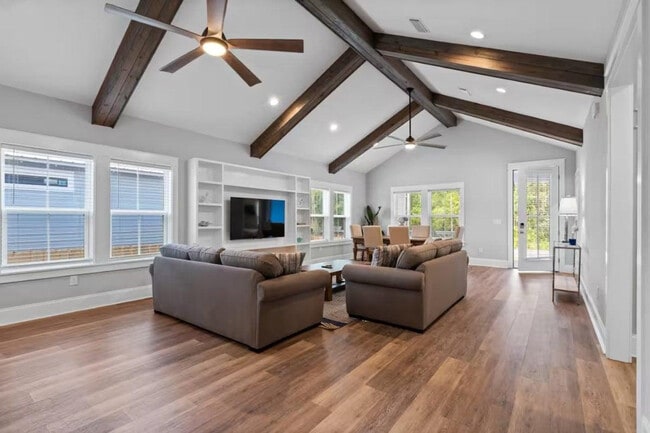 Building Photo - 1152 N County Hwy 393 Unit SI ID1447135P