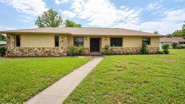 Photo - 35025 Raintree Dr