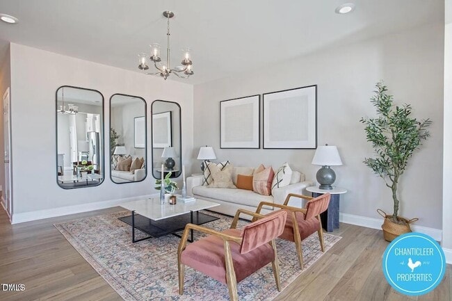 Photo - 24 Hyacinth Ln