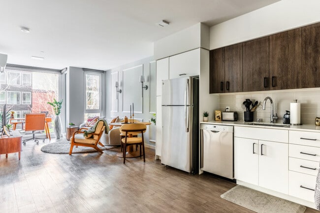 Photo - 320 Queen Anne Ave N Unit ID1378257P