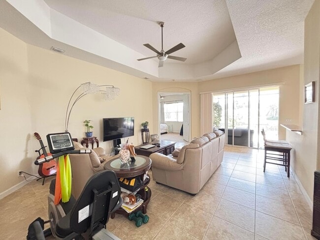 Photo - 6532 SE Broadmoor Ln