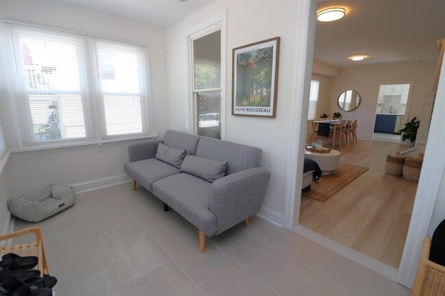 Photo - 114 N Portland Ave