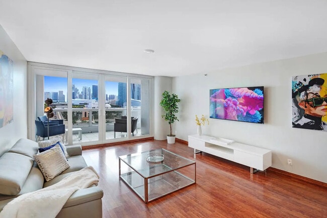 Building Photo - 1717 N Bayshore Dr Unit FL14-ID1054110P