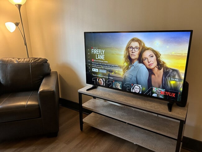 Photo - 539 W Trade St Unit ID1344164P