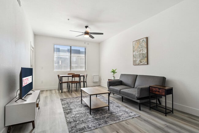 Building Photo - 6610 N 93rd Ave Unit SI ID1055528P