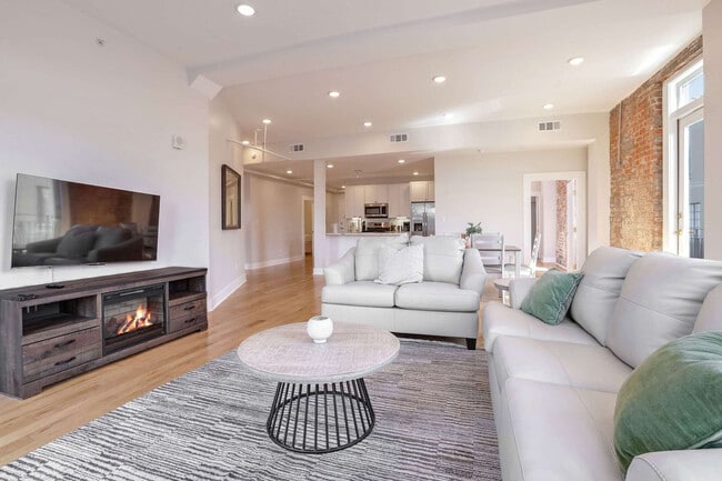 Photo - 1050 Annunciation St Unit SI ID1272343P