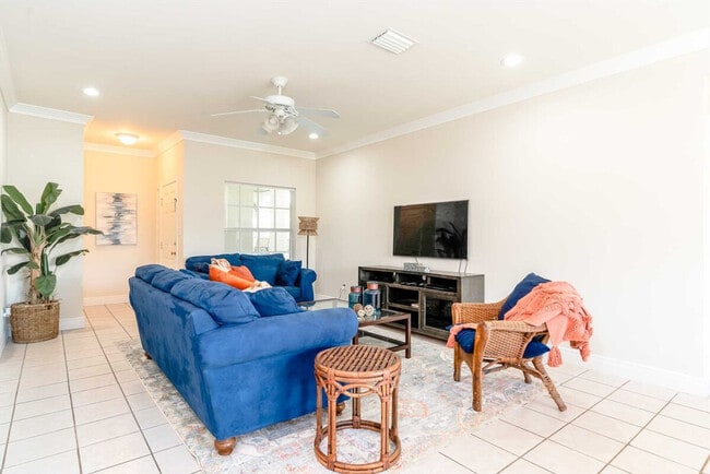 Building Photo - 2 E Lantana St Unit SI ID1255590P