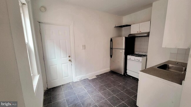 Photo - 1249 Shackamaxon St Unit 1 REAR