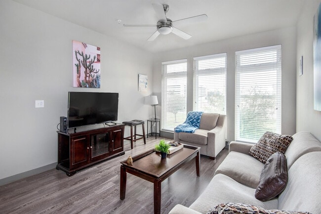 Building Photo - 1628-1898-1898 Wyndale St Unit ID1359158P