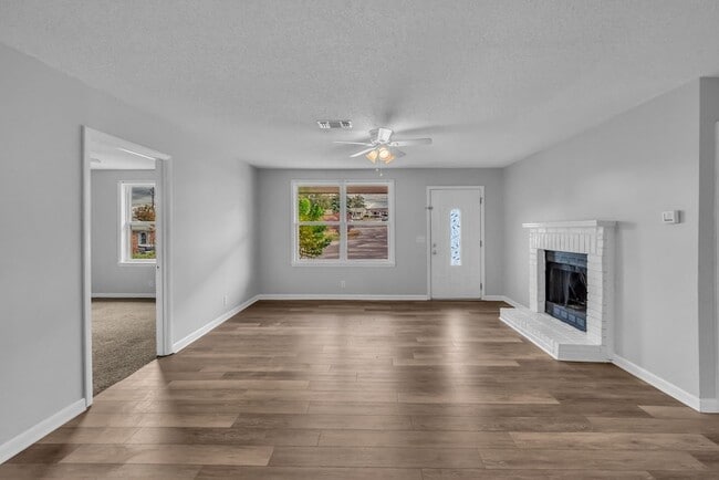 Photo - 212 Trailway Cir