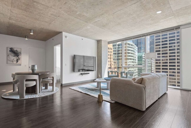 Building Photo - 215 W Lake St Unit ID1029616P