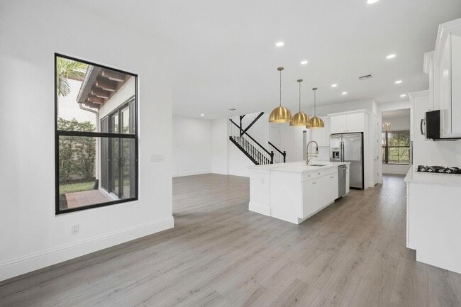 Photo - 6020 Curie Pl
