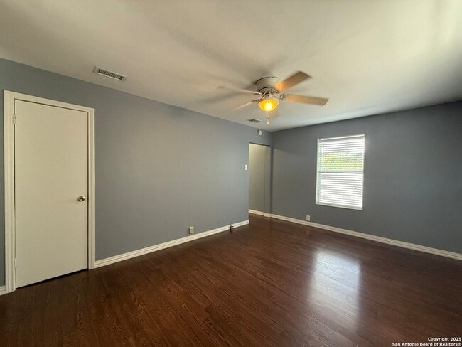 Photo - 3402 N New Braunfels Ave