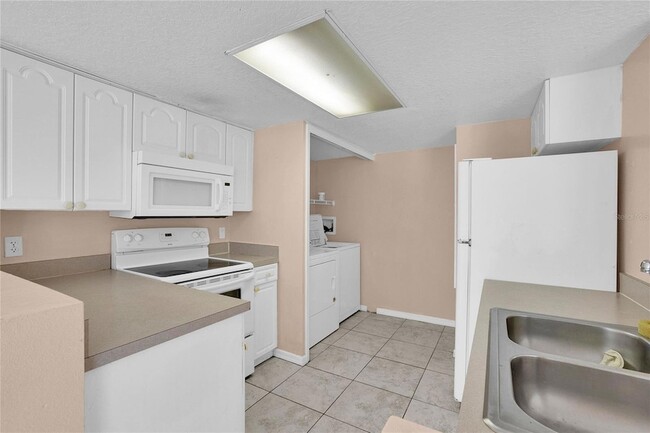 Photo - 2918 Fan Palm Dr