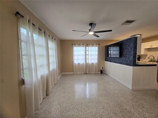 Photo - 5712 Dartmouth Ave N