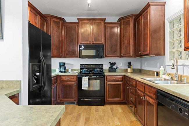 Photo - 622 N Highland Park Ave Unit ID1043539P