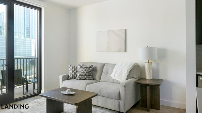 Building Photo - 1007 S Mint St Unit 805