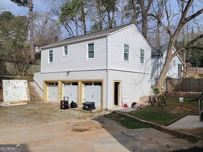 Building Photo - 1896 Ridgewood Dr NE