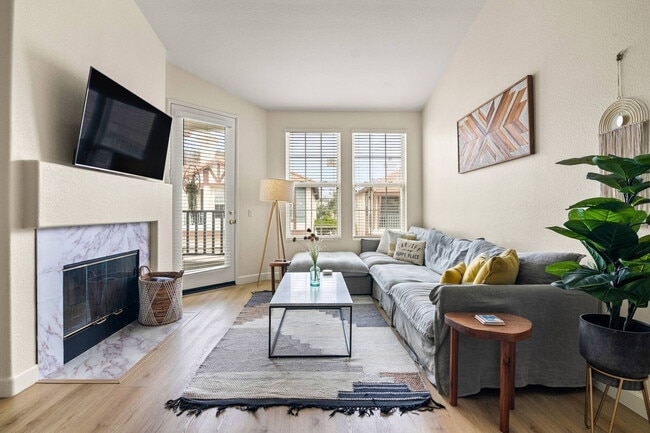 Building Photo - 598 Sweet Pea Pl Unit SI FL1-ID1559833P