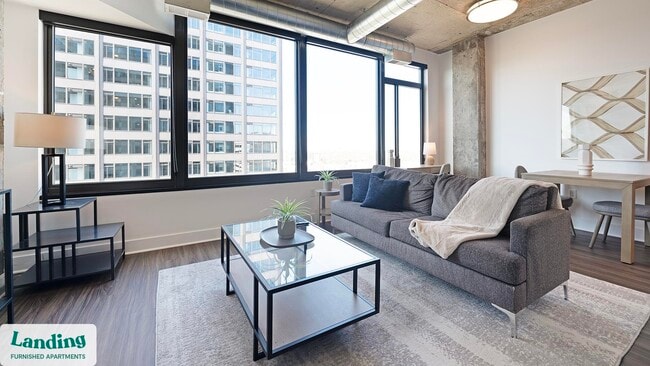 Building Photo - 5201 Leesburg Pike Unit 829.1408741