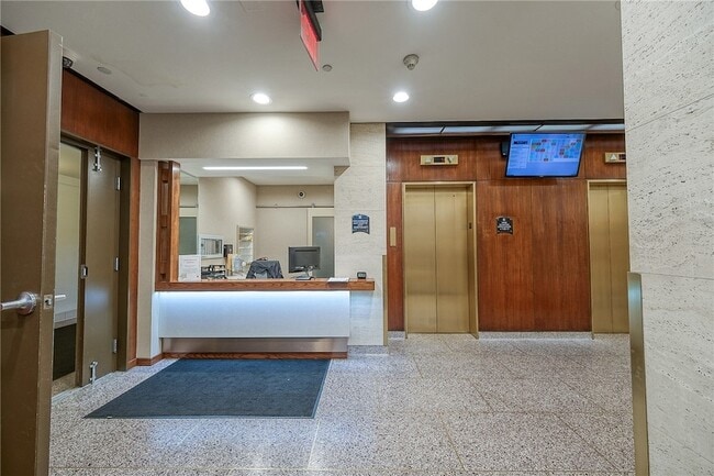 Photo - 320 Fort Duquesne Blvd Unit 18F