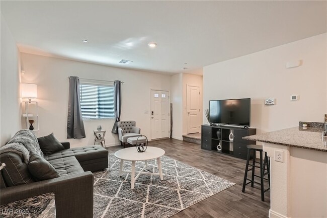 Photo - 527 Clearsable Ave