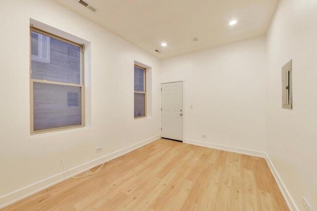 Photo - 1908 W 48th St Unit 1R