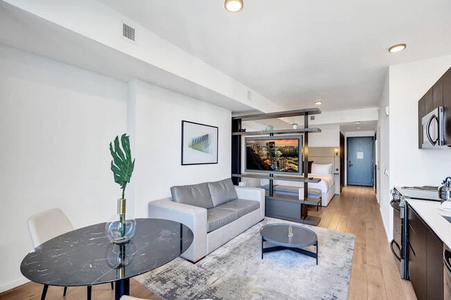 Building Photo - 398 NE 5th St Unit SI ID1504049P