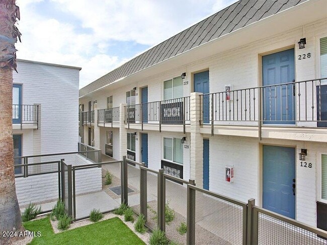 Photo - 3101 N 32nd St