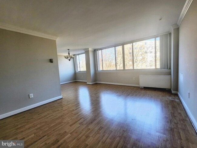 Photo - 5565 Columbia Pike Unit 712